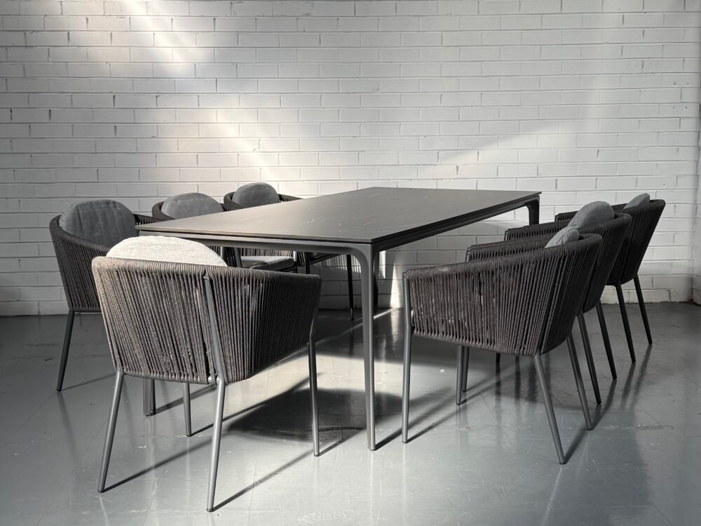 Muses dining chair